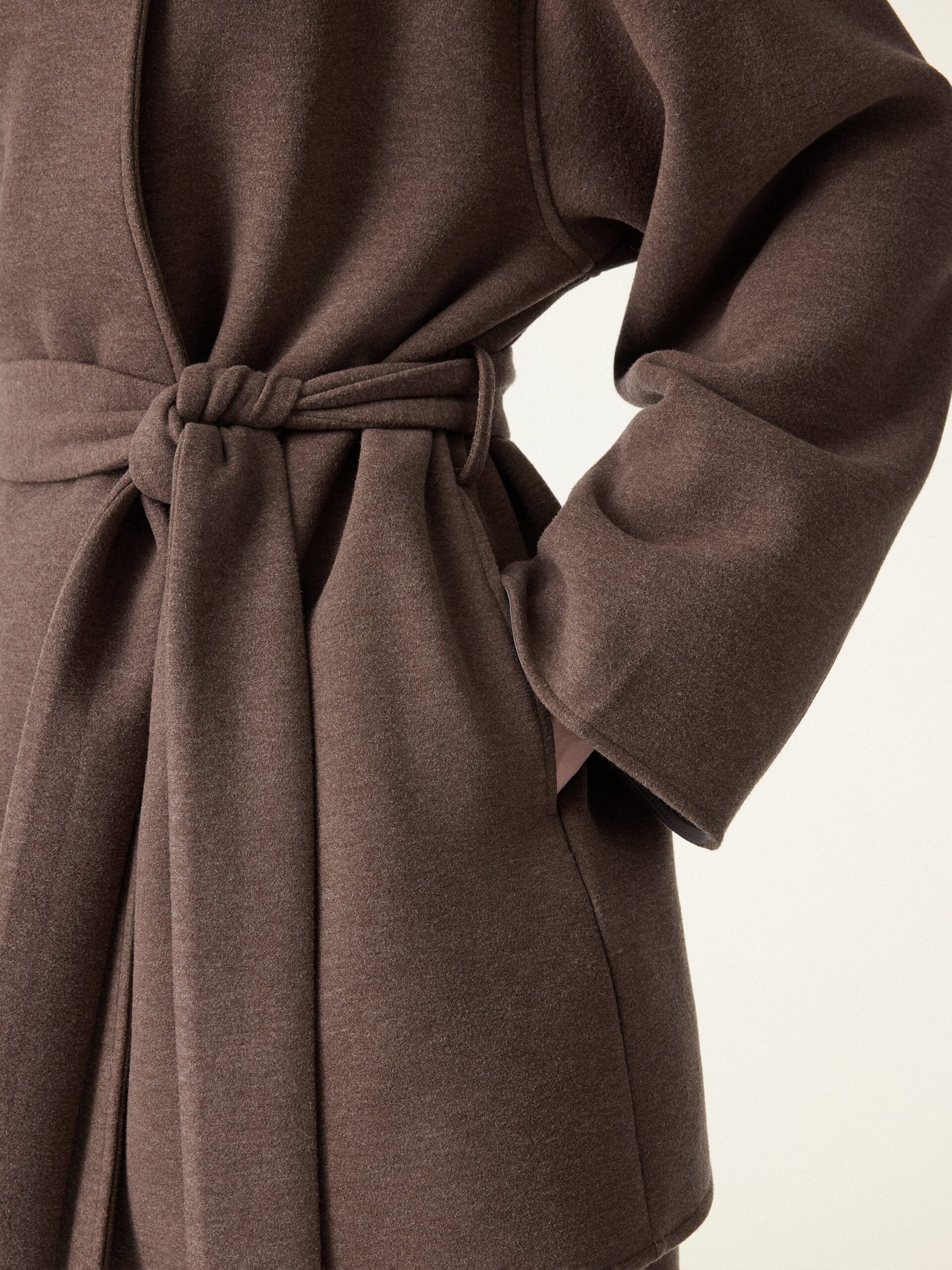Wickelmantel mit Gürtel und abnehmbarem Kragen - Image 6